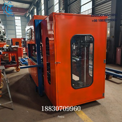 Simple and cost-effective sandwich panel cutter, ideal for PU, EPS and rock wool panels in small to medium factories.