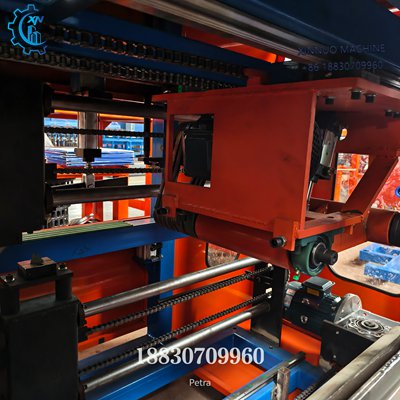 Simple and cost-effective sandwich panel cutter, ideal for PU, EPS and rock wool panels in small to medium factories.